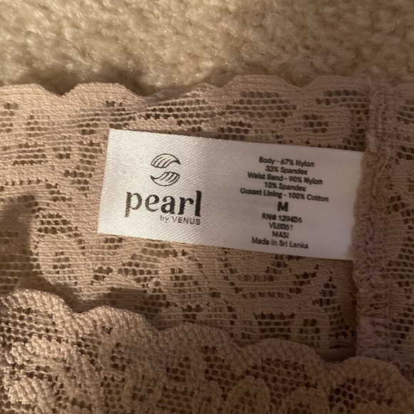 NWT bra and 3 pair matching boy-shorts - Picture 6 of 8